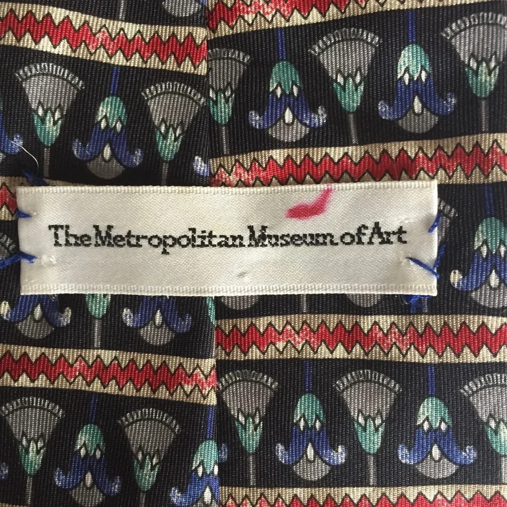 Metropolitan Museum of Art 100% silk